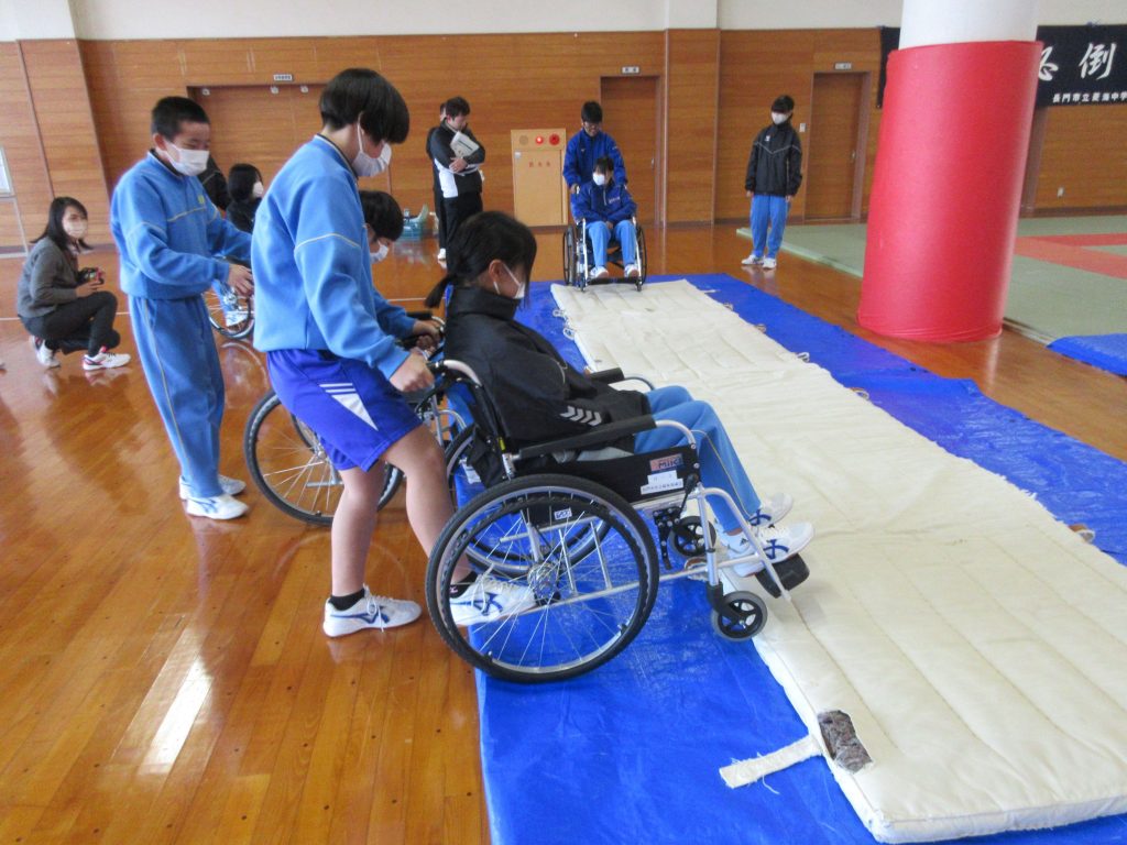 菱海中学校で福祉教育授業を実施しました。 イメージ